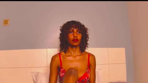 Snapshot of loraforreal chatting on 11.02.25 Blackcat online show from 11.02.25