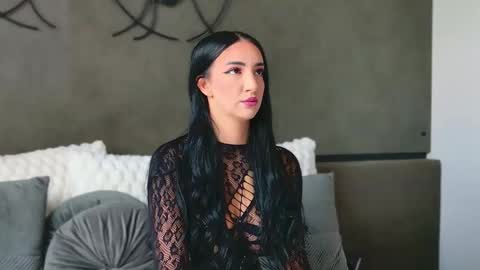 Snapshot of lorawarnner chatting on 09.09.25 Miss online show from 09.09.25