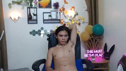 Snapshot of lord_hotasian chatting on 11.28.25 lord_hotasian online show from 11.28.25