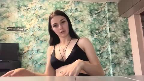 Snapshot of loreeluben chatting on 09.09.25 Olivia online show from 09.09.25