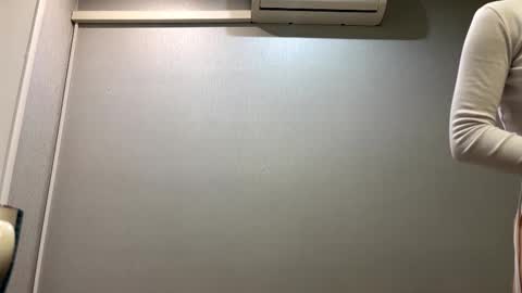 Snapshot of loreeluben chatting on 10.02.25 Olivia online show from 10.02.25