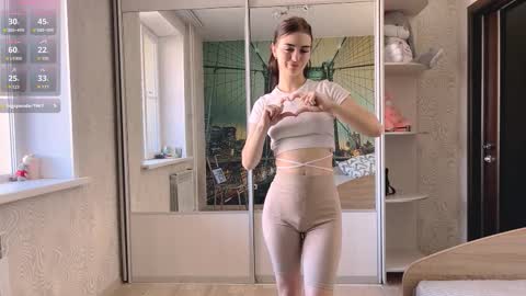 Snapshot of loreeluben chatting on 10.24.25 Olivia online show from 10.24.25