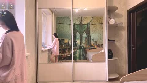 Snapshot of loreeluben chatting on 11.04.25 Olivia online show from 11.04.25