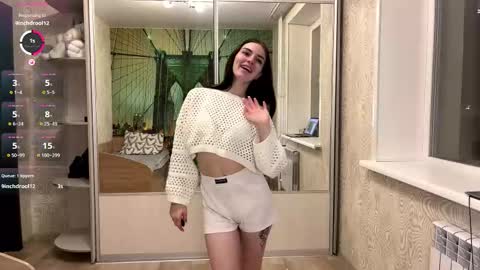 Snapshot of loreeluben chatting on 11.17.25 Olivia online show from 11.17.25