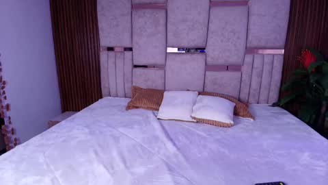  Lorein  online show from 11.10.25