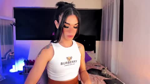 lesly lorena online show from 02.01.25