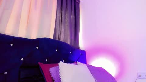 Snapshot of lorena_capelli_ chatting on 05.22.26 lesly lorena online show from 05.22.26