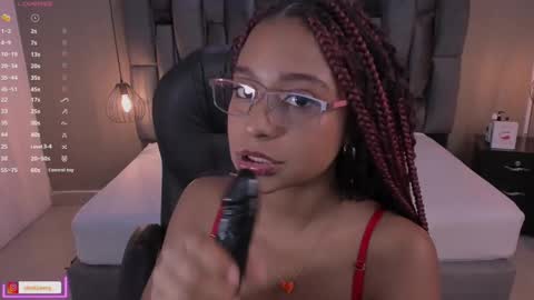 Snapshot of lorena_vieira_ chatting on 03.05.25 Lorena Vieira online show from 03.05.25