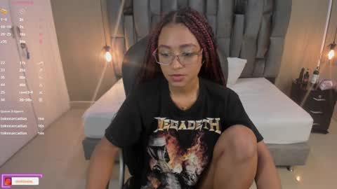 Snapshot of lorena_vieira_ chatting on 03.10.25 Lorena Vieira online show from 03.10.25