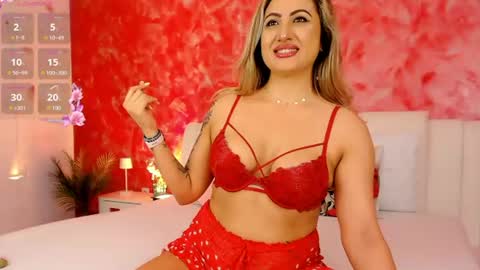 Snapshot of lorenafire chatting on 07.16.26 lorenafire online show from 07.16.26