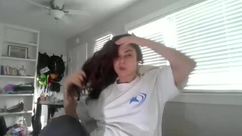 Snapshot of lorenlovely chatting on 11.18.25 lorenlovely online show from 11.18.25