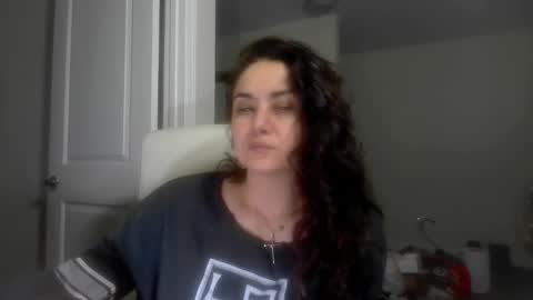 Snapshot of lorenlovely chatting on 12.15.25 lorenlovely online show from 12.15.25