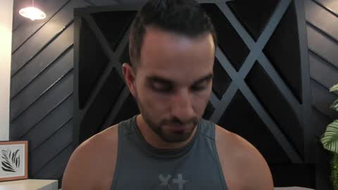  L O R E N Z O  Thumbs Up help  online show from 01.14.25