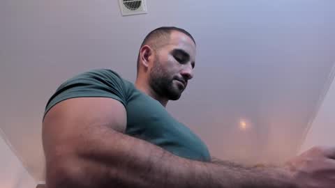  L O R E N Z O  Thumbs Up help  online show from 02.27.25