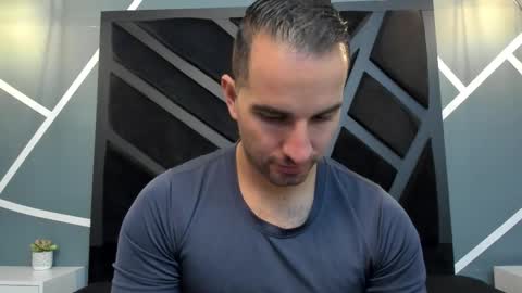  L O R E N Z O  Thumbs Up help  online show from 09.08.25