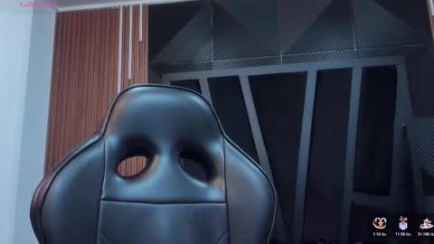  L O R E N Z O  Thumbs Up help  online show from 11.15.25