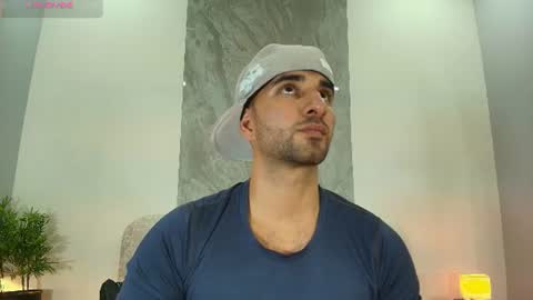  L O R E N Z O  Thumbs Up help  online show from 07.27.26
