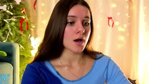 Snapshot of lorettadunnelli chatting on 12.20.25 Chloe for Fan BlackHole online show from 12.20.25