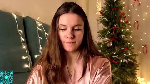 Snapshot of lorettadunnelli chatting on 01.12.26 Chloe for Fan BlackHole online show from 01.12.26