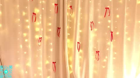 Snapshot of lorettadunnelli chatting on 03.09.26 Chloe for Fan BlackHole online show from 03.09.26