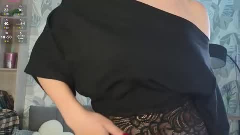 Snapshot of lorettedarsi chatting on 07.30.26 lorettedarsi online show from 07.30.26