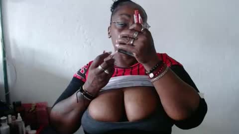 Snapshot of loretybighot chatting on 02.27.25 loretybighot online show from 02.27.25