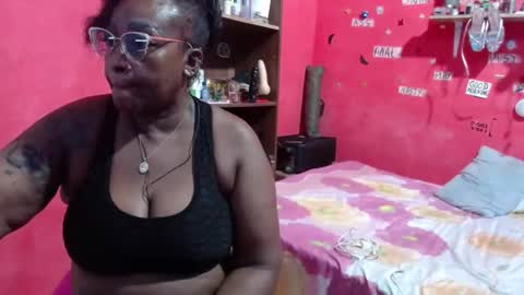 Snapshot of loretybighot chatting on 09.11.25 loretybighot online show from 09.11.25