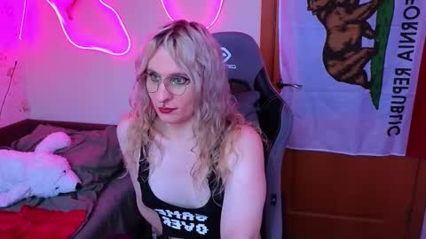 Lori -----------------------------------    online show from 02.11.26