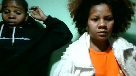 Snapshot of lorienne98 chatting on 06.19.26 lorienne98 online show from 06.19.26