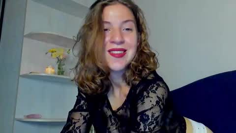 Snapshot of lost_moon chatting on 09.15.25 lost_moon online show from 09.15.25