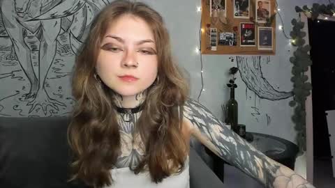 Snapshot of lostallice chatting on 10.06.25 lostallice online show from 10.06.25