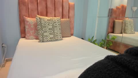 Snapshot of lou_rosse chatting on 11.14.25 Lou Rosse online show from 11.14.25