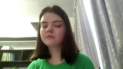 Snapshot of loudeguise chatting on 05.08.26 Esma online show from 05.08.26