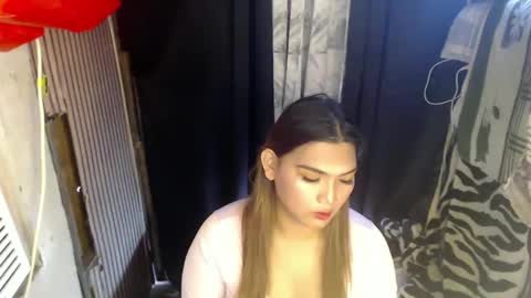 Snapshot of louheart chatting on 12.12.24 Sweet online show from 12.12.24