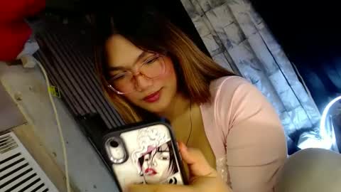 Snapshot of louheart chatting on 12.21.24 Sweet online show from 12.21.24