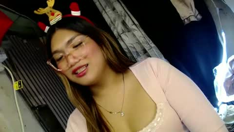 Snapshot of louheart chatting on 12.26.24 Sweet online show from 12.26.24