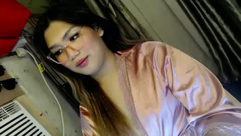 Snapshot of louheart chatting on 02.24.25 Sweet online show from 02.24.25