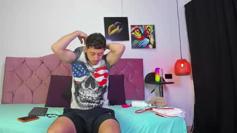 OF louis bcasta1 online show from 02.20.25