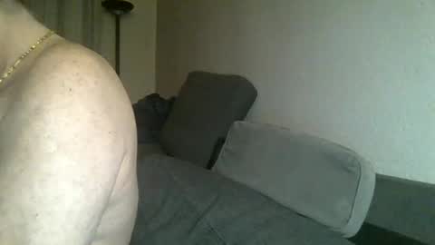 Snapshot of louis_chokdee chatting on 12.19.24 louis_chokdee online show from 12.19.24