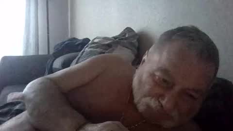 Snapshot of louis_chokdee chatting on 02.17.25 louis_chokdee online show from 02.17.25