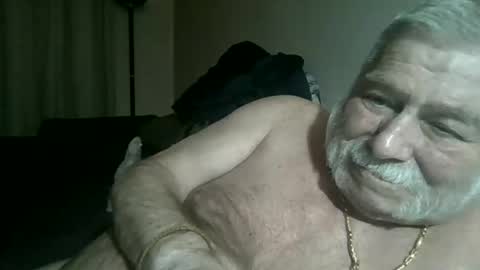 Snapshot of louis_chokdee chatting on 02.21.25 louis_chokdee online show from 02.21.25