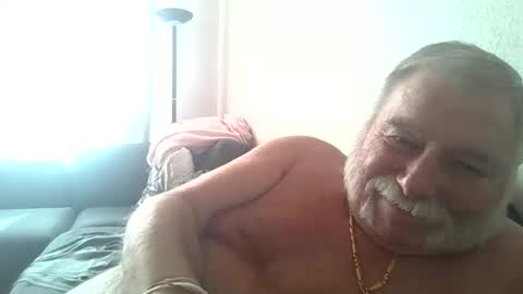 Snapshot of louis_chokdee chatting on 09.12.25 louis_chokdee online show from 09.12.25