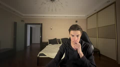 Snapshot of louis_preston chatting on 02.20.25 Mark online show from 02.20.25