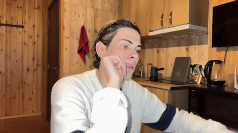 Snapshot of louis_preston chatting on 04.05.26 Mark online show from 04.05.26