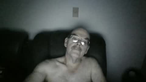 Snapshot of louism13 chatting on 02.17.25 louism13 online show from 02.17.25