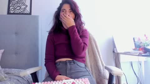 Snapshot of lourreinstounn chatting on 02.14.25 Lourrein Stoun   Independiente online show from 02.14.25