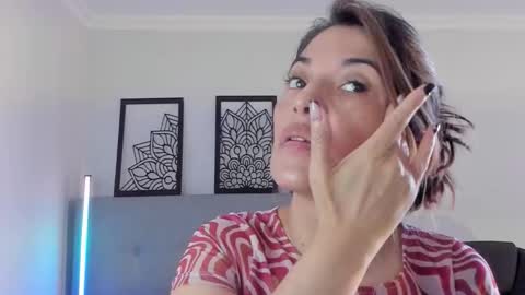 Snapshot of lourreinstounn chatting on 09.25.25 Lourrein Stoun   Independiente online show from 09.25.25