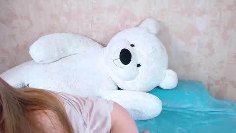 love bella  online show from 02.24.25