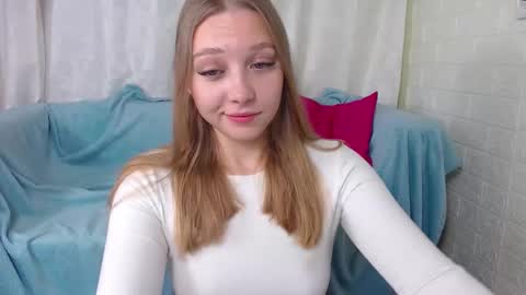 love bella  online show from 09.24.25