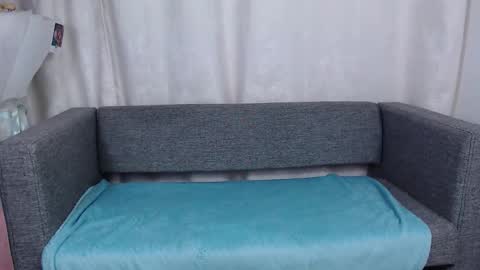 love bella  online show from 11.14.25